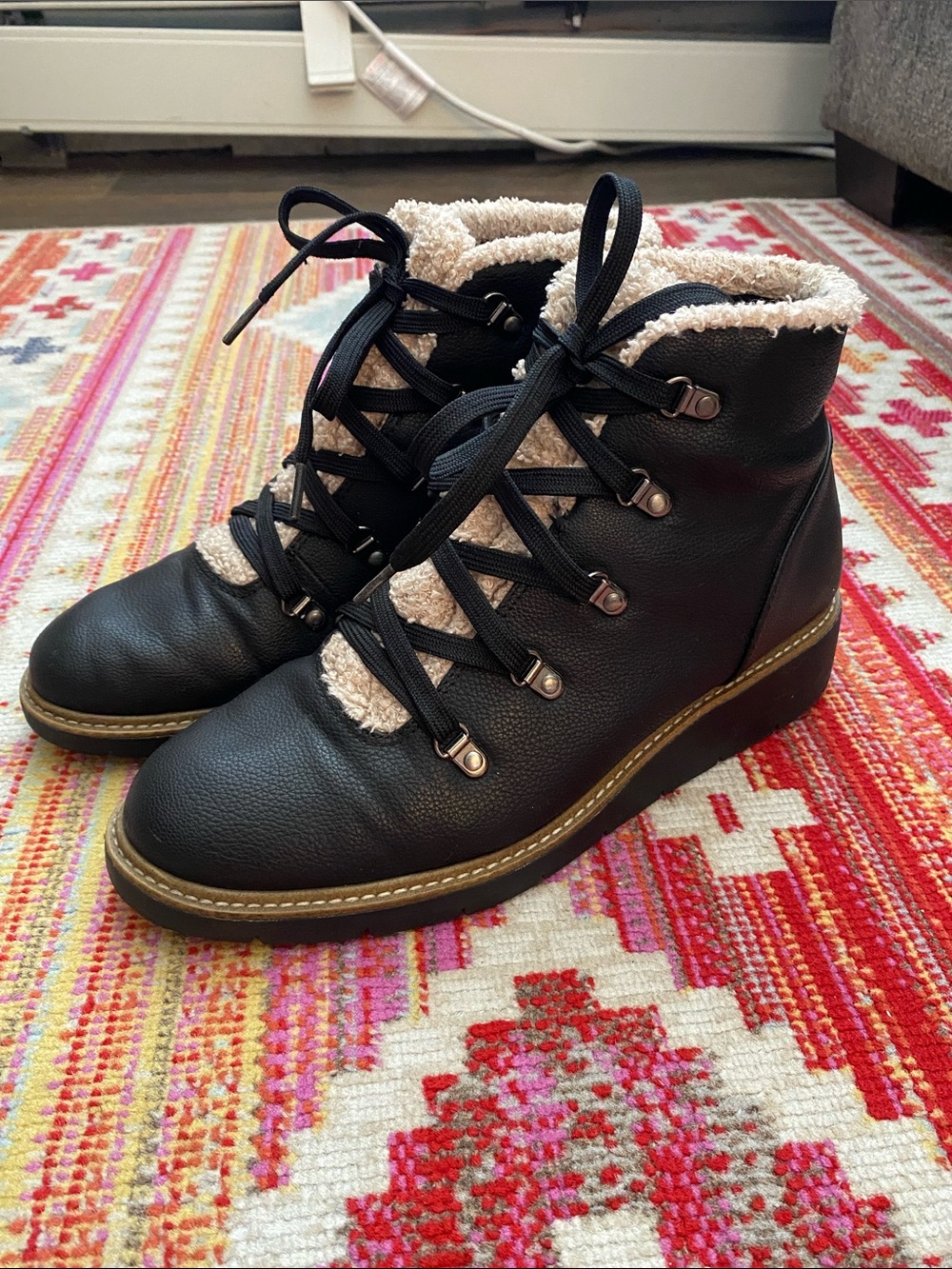 Dr. Scholl’s Women's Black Faux-Leather Sherpa Lined Lace-Up Boots